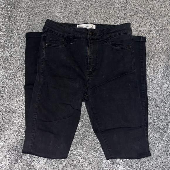 A&F Super Skinny High Rise Jeans - Picture 3 of 6